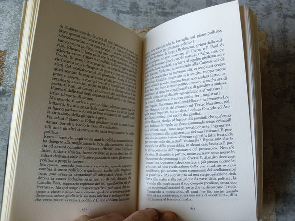 Storia capovolta. Palermo 1951-2001 | Gianni Parisi - Sellerio