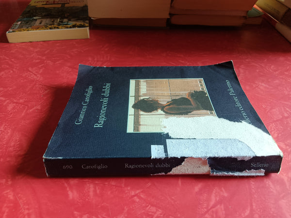 Ragionevoli dubbi | Gianrico Carofiglio - Sellerio