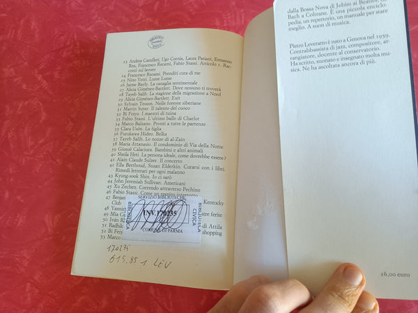 Con la musica. Note e storie per la vita quotidiana | Pietro Leveratto - Sellerio