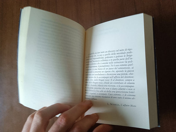 Cinquanta in blu. Storie | Aa.Vv - Sellerio