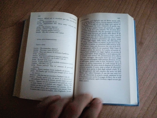 Commedie Vol. II Il teatro comico; Le femmine puntigliose; La bottega del caffè; Il bugiardo; La Pamela; La finta ammalata; I pettegolezzi delle donne | Carlo Goldoni - Einaudi
