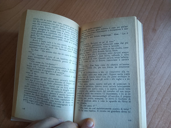 Un mondo di stranieri | Nadine Gordimer - Feltrinelli