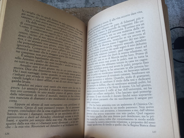 A caccia dell’ultimo uomo selvaggio | Angela Vallvey - Feltrinelli