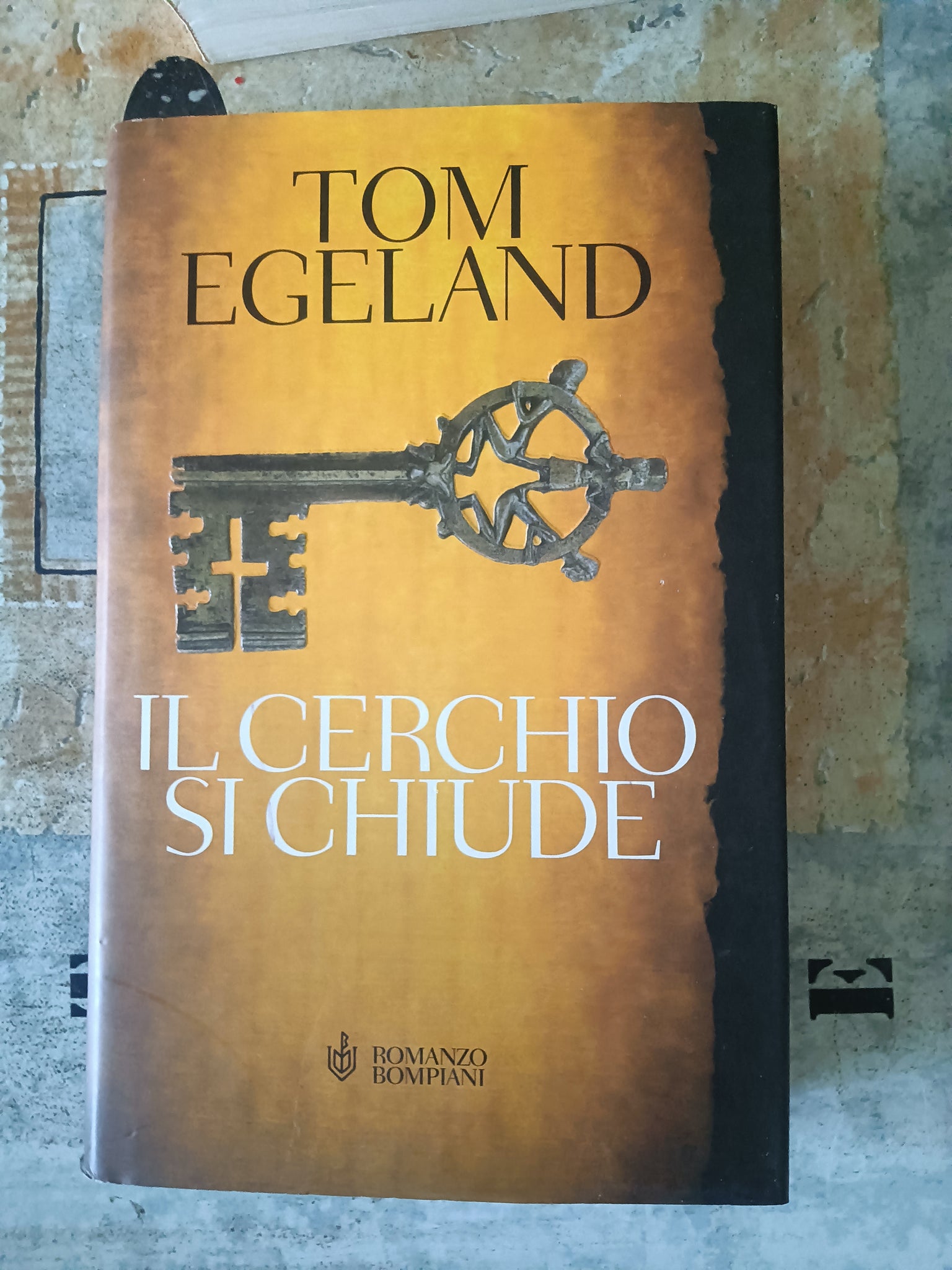 Il cerchio si chiude | Tom Egeland - Bompiani