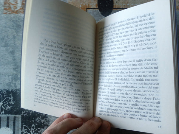 Il canapé rosso | Michèle Lesbre - Sellerio