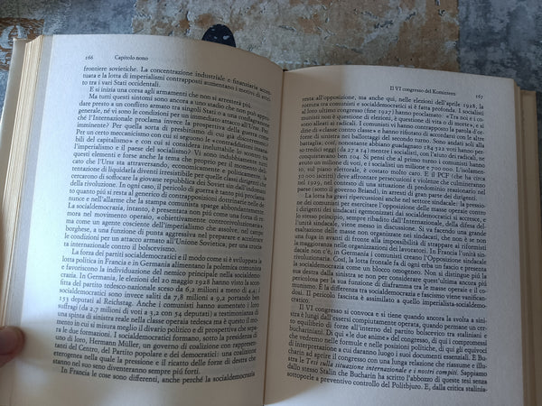 Storia del partito comunista italiano. Gli anni della clandestinità | Paolo Spriano - Einaudi