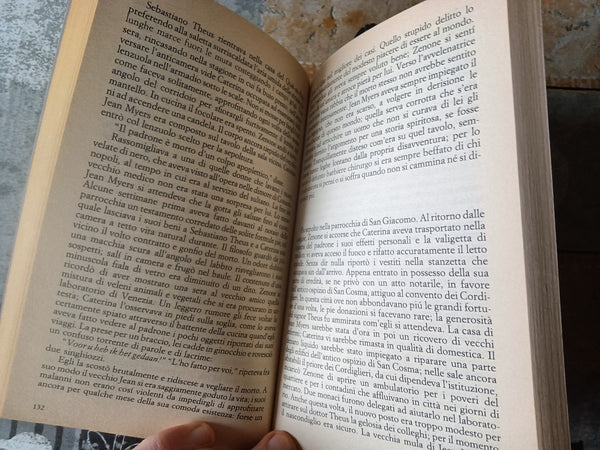 L’opera al nero | Marguerite Yourcenar - Feltrinelli