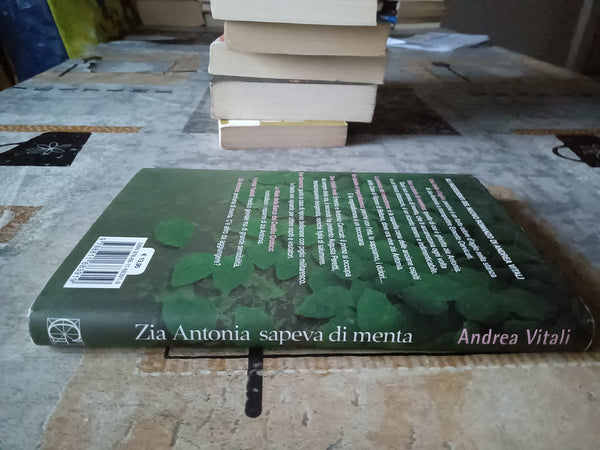 Zia Antonia sapeva di menta | Andrea Vitali - Garzanti