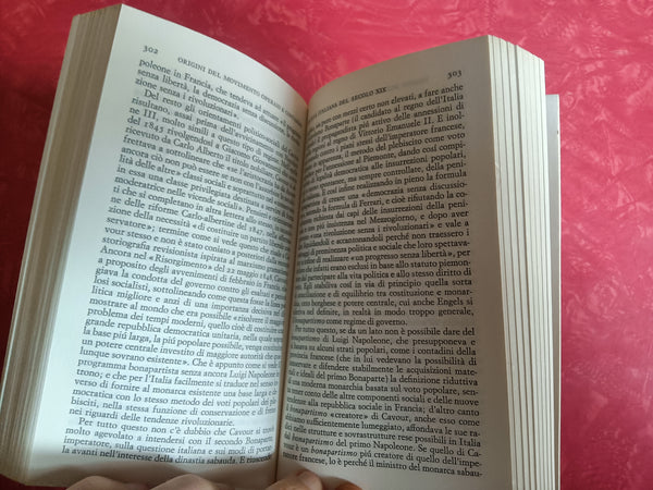 Le classi sociali in Italia dal medioevo all’età contemporanea | Salvatore F. Romano - Einaudi