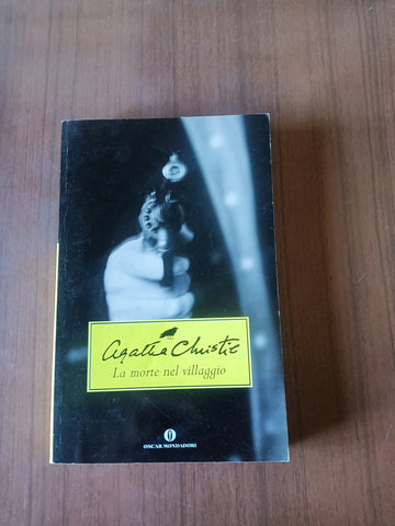 La morte nel villaggio | Agatha Christie - Mondadori