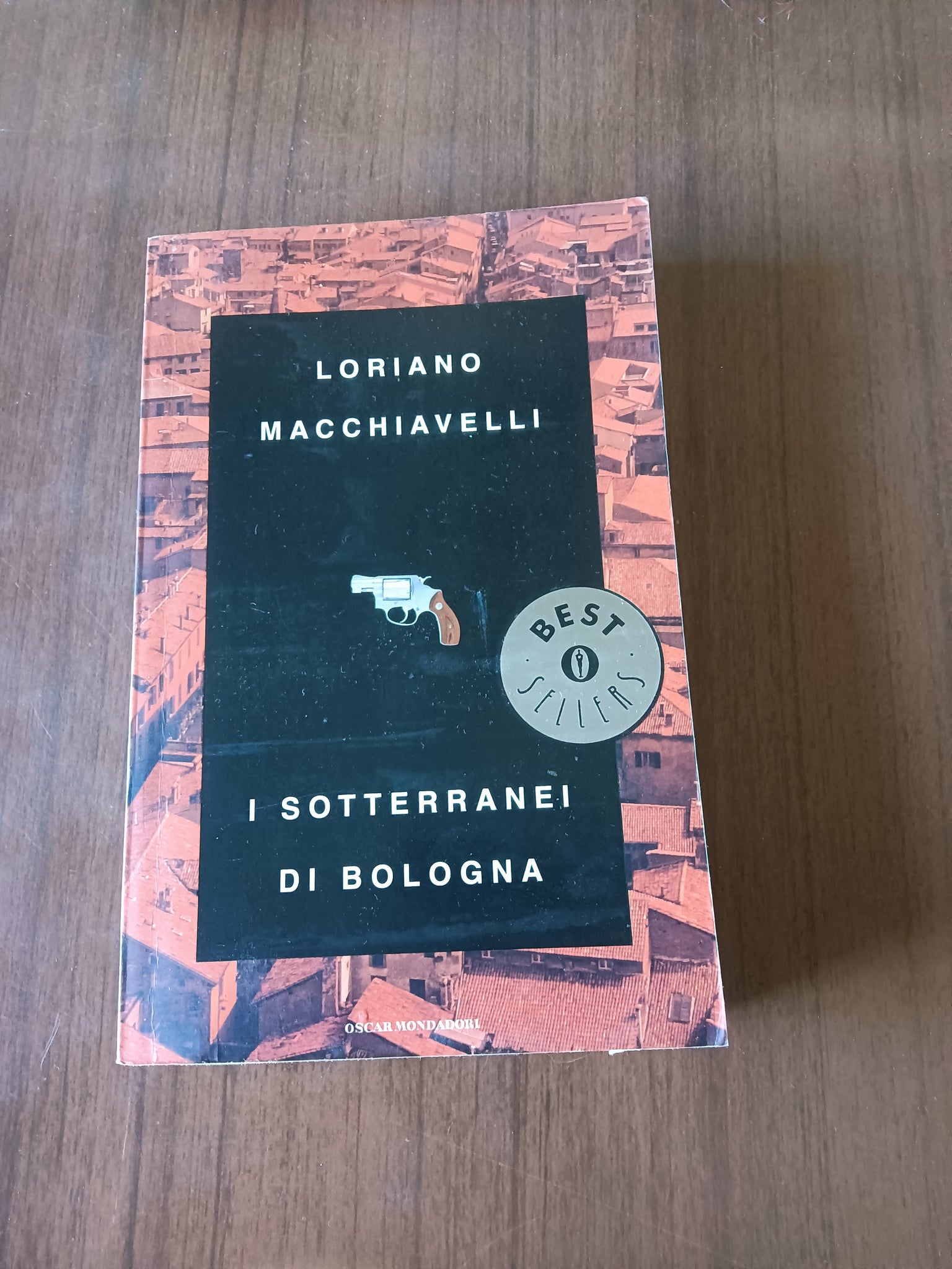 I sotterranei di Bologna | Loriano Macchiavelli - Mondadori