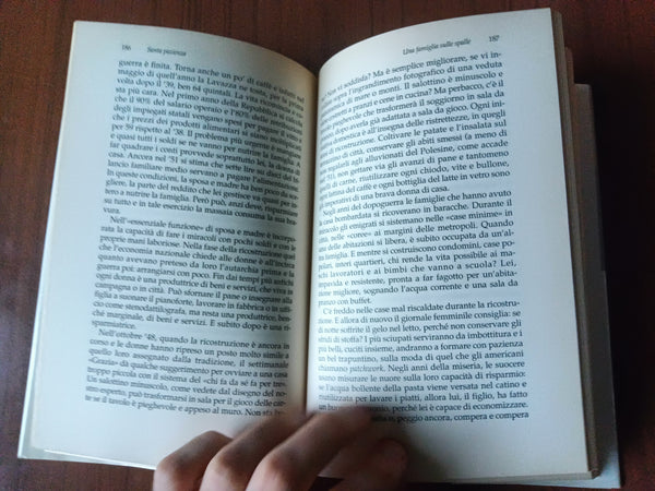 Santa pazienza: la storia delle donne italiane dal dopoguerra a oggi | Marta Boneschi - Mondadori