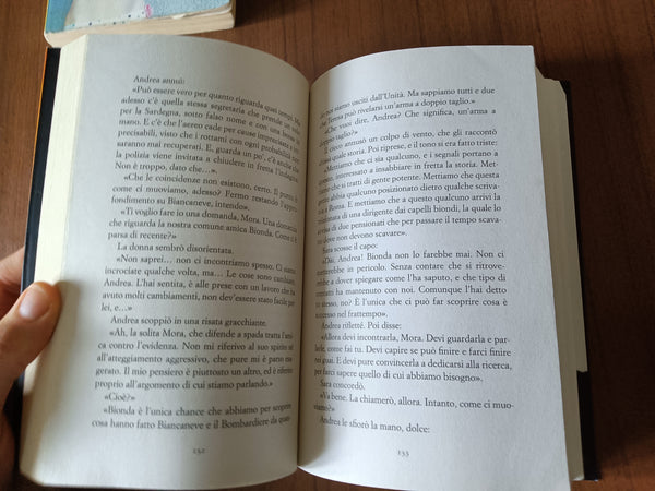 Un volo per Sara | Maurizio De Giovanni - Rizzoli