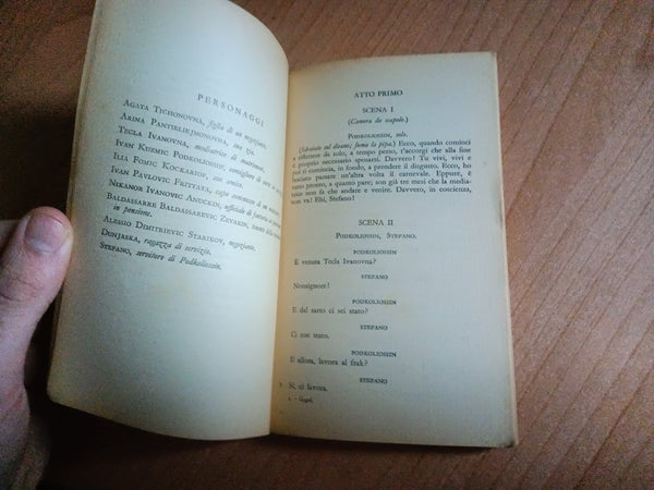 Il Matrimonio. Avvenimento assolutamente inverosimile in due atti | Gogol