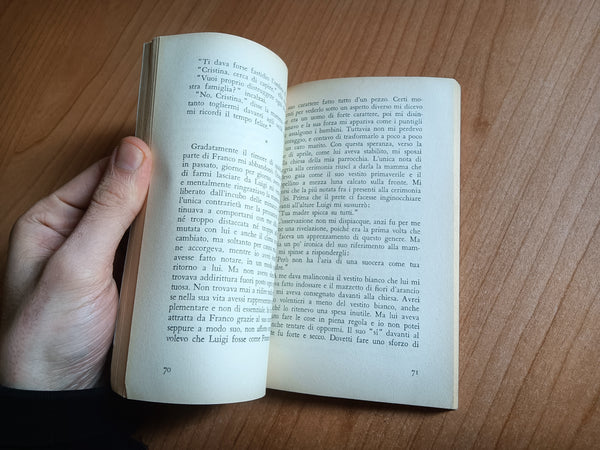 Due storie di donne | Rolando Cristofanelli - Feltrinelli
