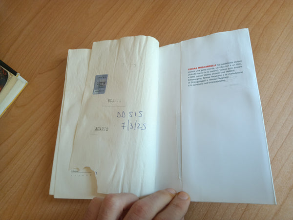 La ragazza che cancellava i ricordi | Chiara Moscardelli - Einaudi