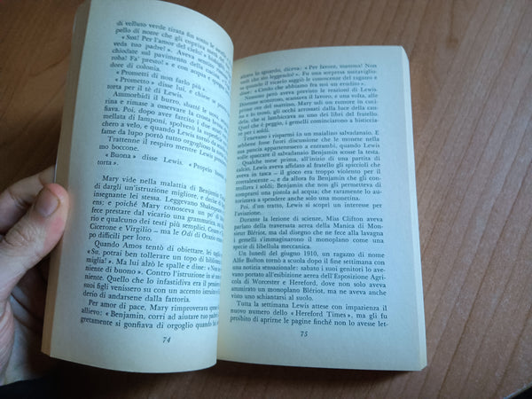 Sulla collina nera | Chatwin Bruce - Adelphi