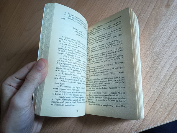 Alice nel paese delle meraviglie. Dietro lo specchio | Lewis Carroll - Garzanti
