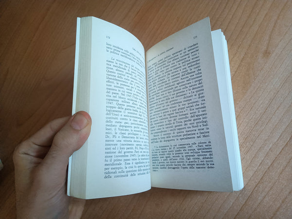 Italia 1943-1950. La ricostruzione | S.J. Woolf - Laterza