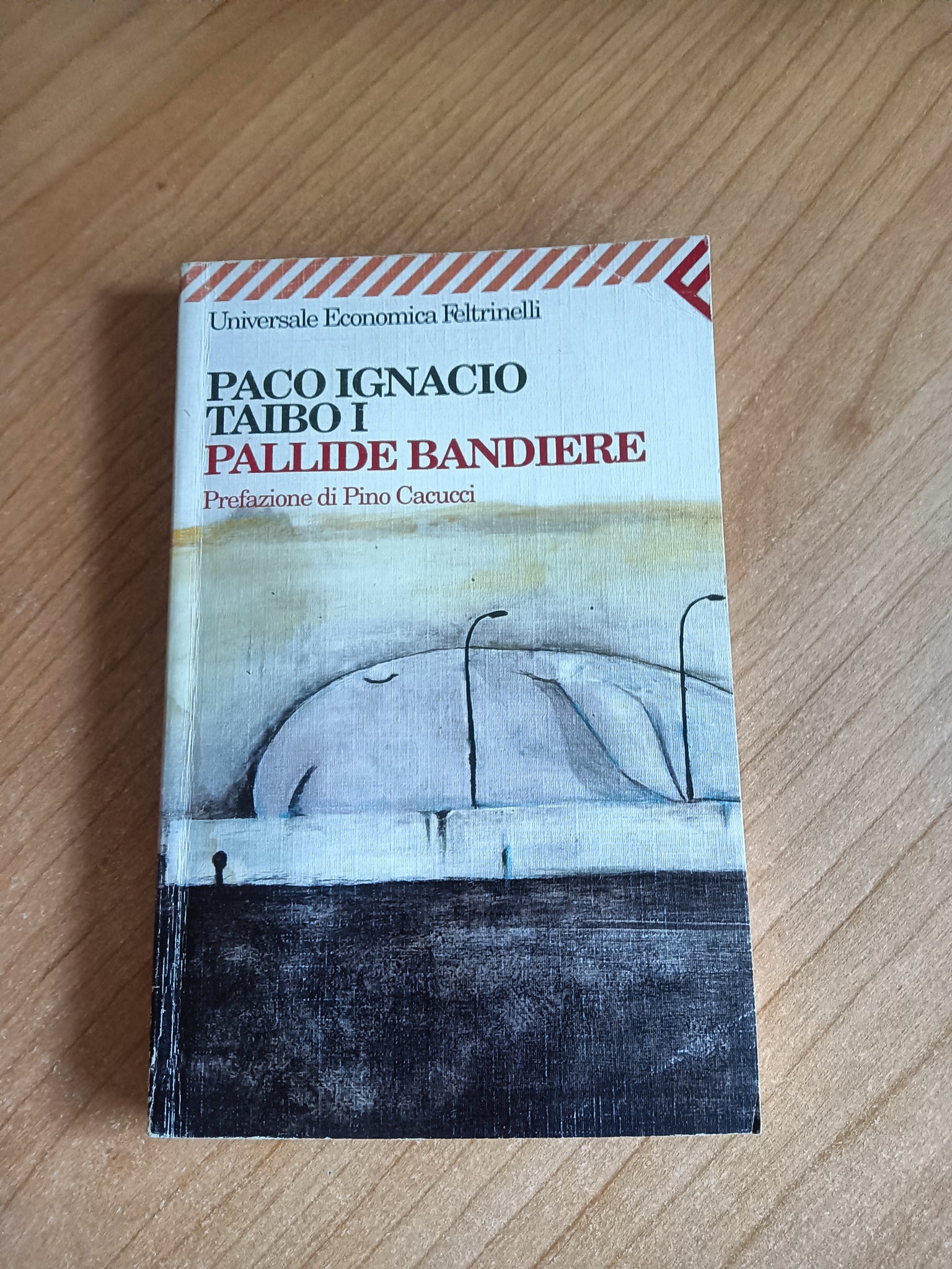 Pallide bandiere | Paco Ignacio Taibo I - Feltrinelli