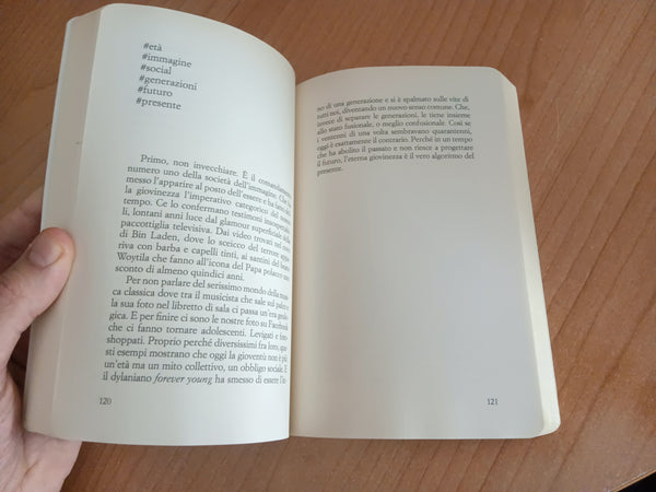 Hashtag. Cronache da un paese connesso | Marino Niola - Bompiani