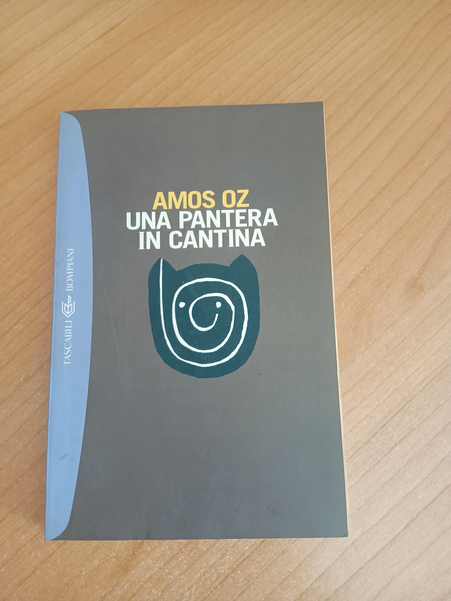 Una pantera in cantina | Amos Oz - Bompiani