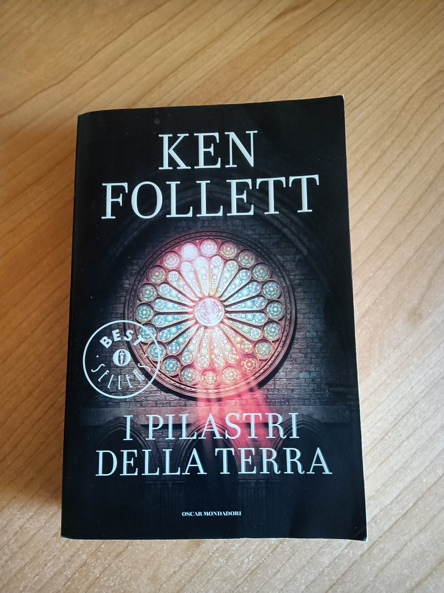 I pilastri della terra | Ken Follett - Mondadori
