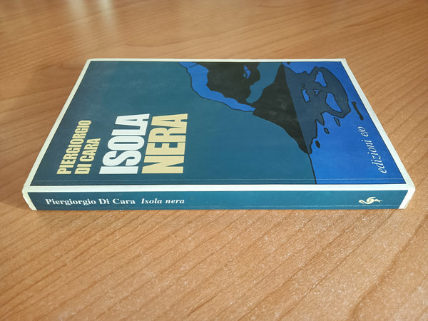 Isola nera | Piergiorgio Di Cara - Edizioni e/o