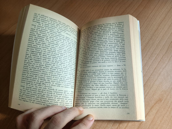 La casa degli spirito | Isabel Allende - Feltrinelli