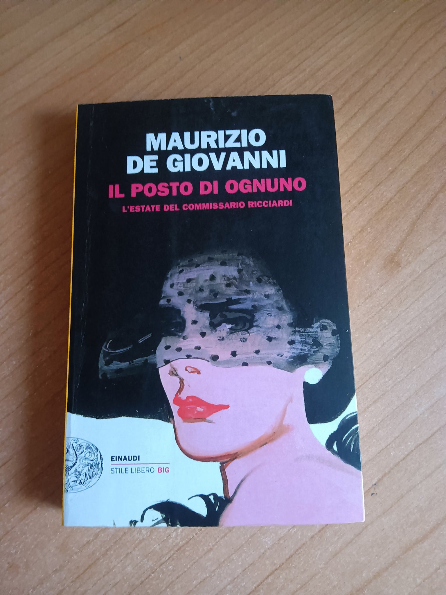 Il posto di ognuno. L’estate del commissario Ricciardi | Maurizio De Giovanni - Einaudi