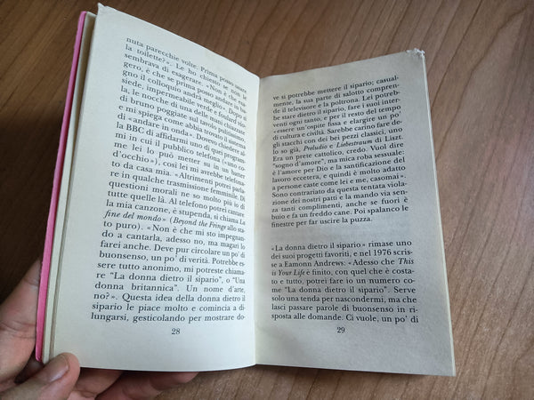 La signora nel furgone | Alan Bennett - Adelphi