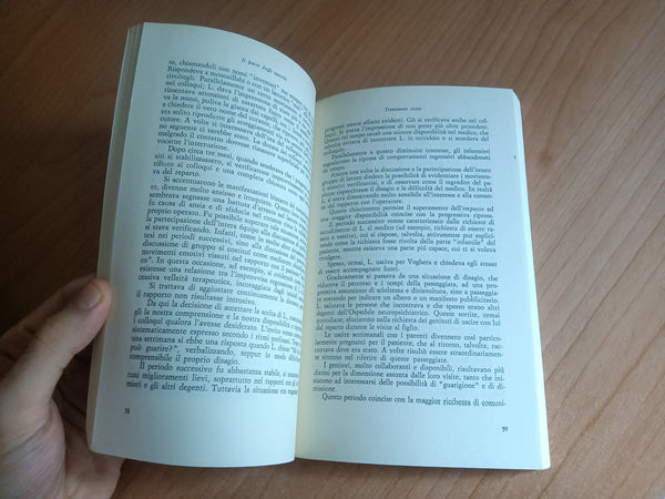 Il paese degli specchi confronto con lungodegenti manicomiali | D. De Martis, a cura di - Feltrinelli