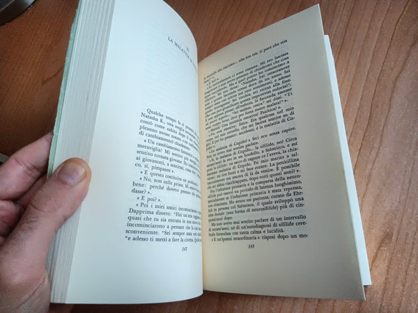 L’uomo che scambiò sua moglie per un cappello | Oliver Sacks - Adelphi