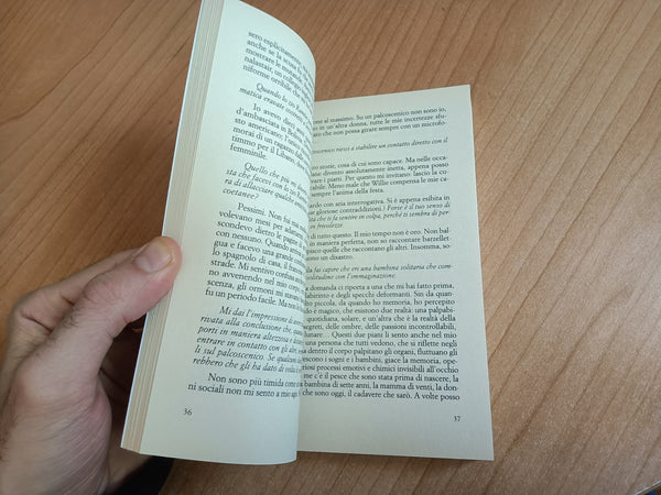 Il mondo di Isabel Allende | Celia Correas Zapata, a cura di - Feltrinelli