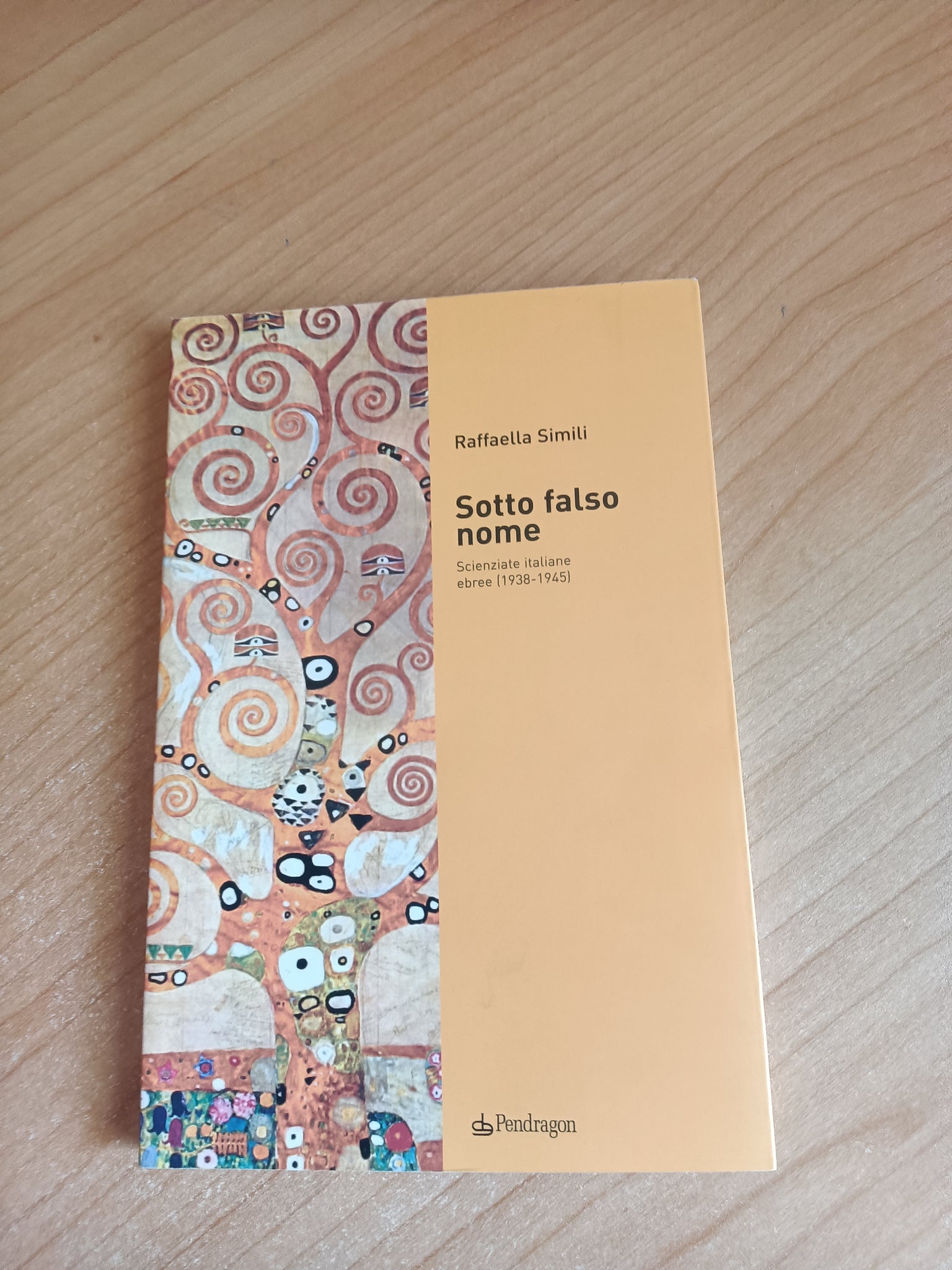 Sotto falso nome. Scienziate italiane ebree 1938-1945 | Raffaella Simili