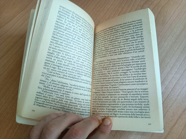 L’ opera al nero | Marguerite Yourcenar - Feltrinelli