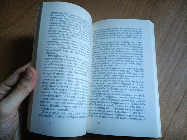 Stranieri come noi | Vittorio Zucconi - Einaudi