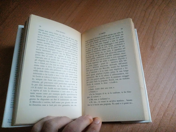 Un amore | Dino Buzzati - Mondadori