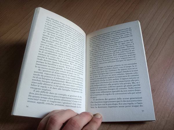 Ragazzi, a tavola! Il momento del pasto come specchio delle relazioni familiari | Jesper Juul - Feltrinelli