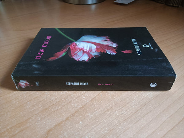 New moon | Stephenie Meyer - Fazi