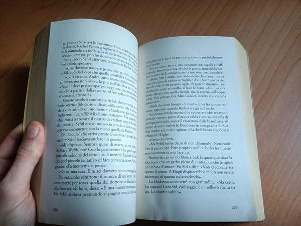 Gli anni della leggerezza. La saga dei Cazalet. Vol. 1. | Howard Elizabeth Jane - Fazi