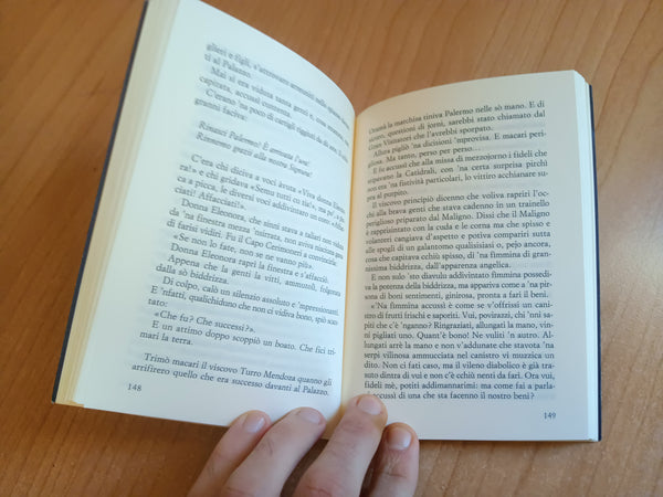 La rivoluzione della luna | Andrea Camilleri - Sellerio