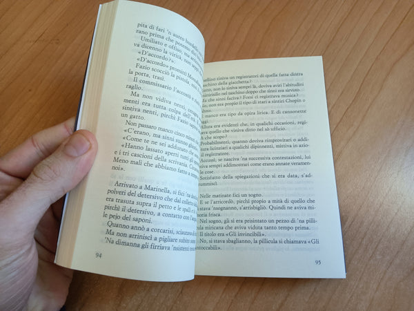 Una voce di notte | Andrea Camilleri - Sellerio