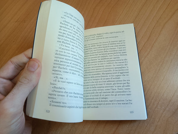 La pista di sabbia | Andrea Camilleri - Sellerio