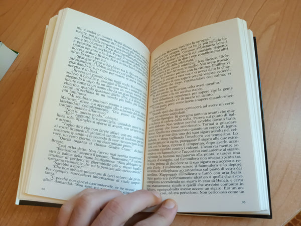 Finestra sul vuoto | Raymond Chandler - Feltrinelli