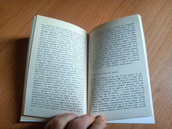 Il tempo della politica. La linea, la teoria, l’organizzazione del movimento operaio alla prova della crisi capitalistica | Mario Tronti - Editori Riuniti