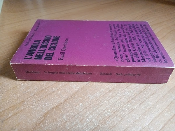 L’angola nell’occhio del ciclone | Basil Davidson - Einaudi