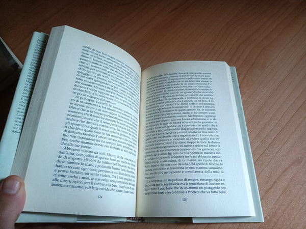 Dietro il tuo silenzio | Laura Facchi - Mondadori