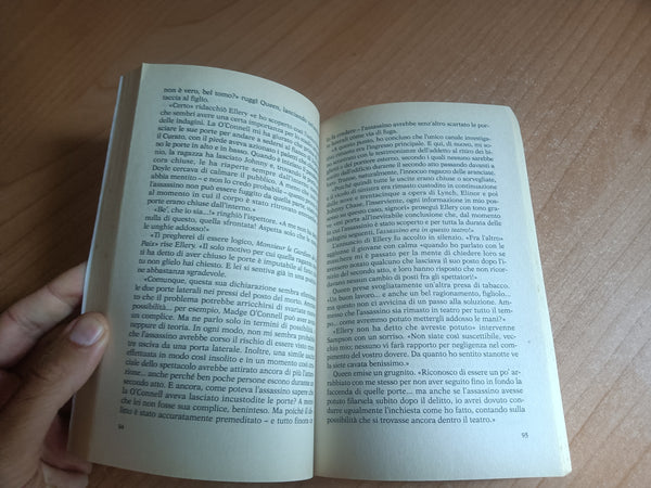 La poltrona n. 30 | Queen Ellery - Mondadori