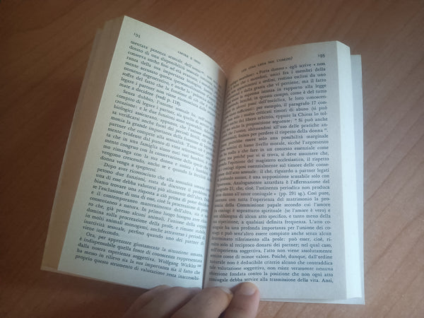 Amore e odio. Aggressività e socialità negli uomini e negli animali | R. Eibl-Eibesfeldt - Mondadori
